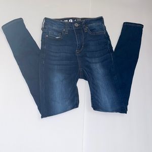 Juniors Curvy High Rise Skinny Ankle Jeans